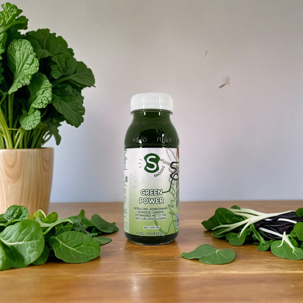 Flesje Green Power Detox Sap met groene spirulina, een krachtige biologische detoxdrank.
