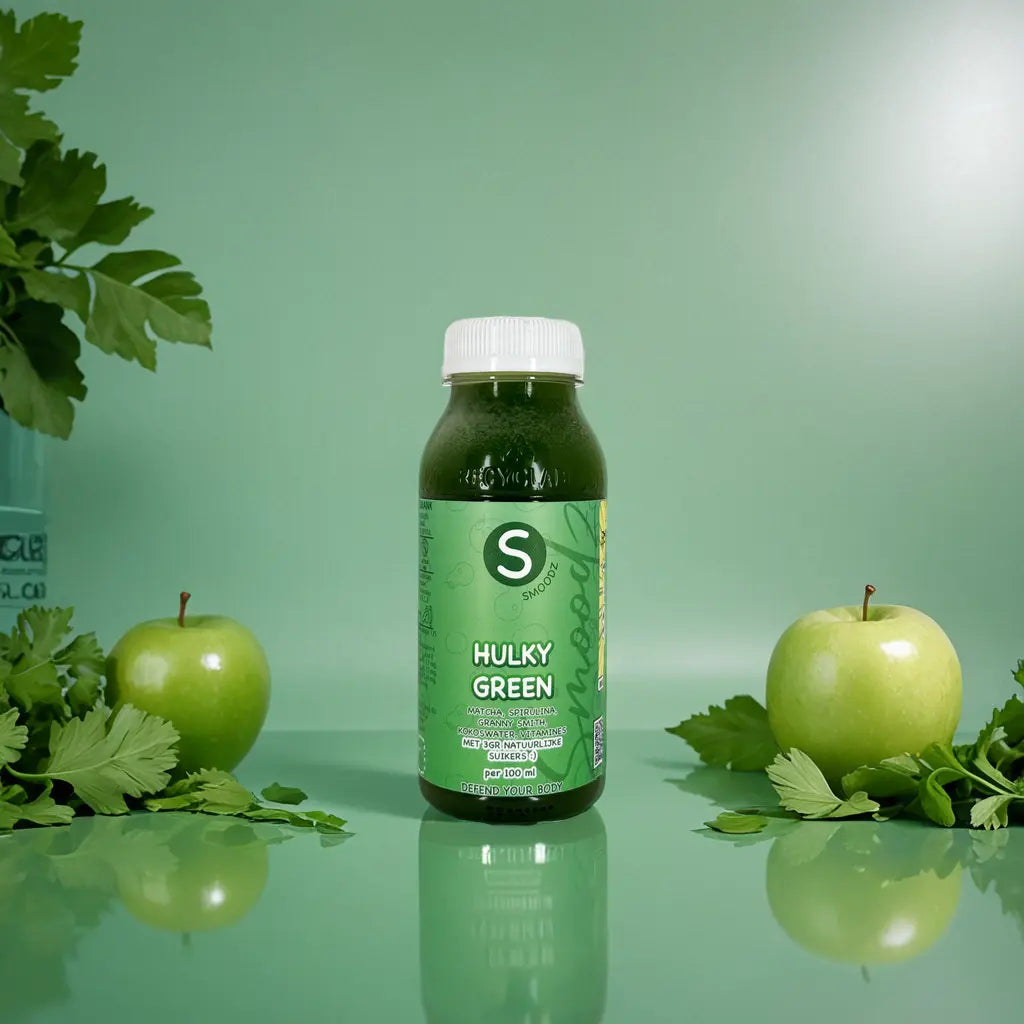 Flesje Hulky Green, een krachtige groene smoothie boordevol voedzame ingrediënten.